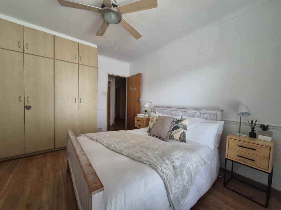 4 Bedroom Property for Sale in Panorama Western Cape